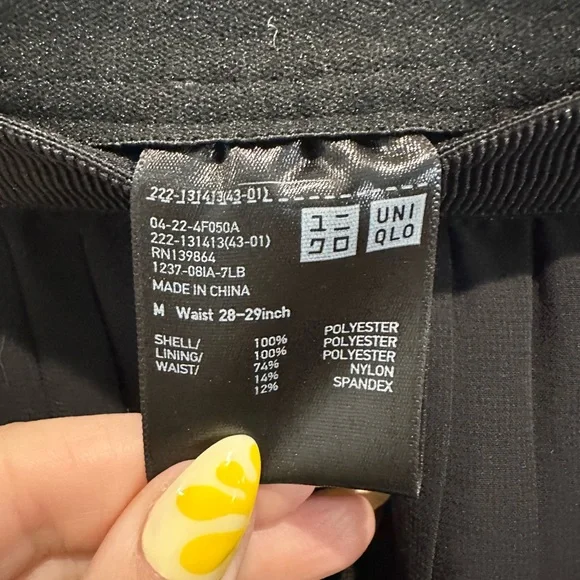 ☀️ NWOT UNIQLO Black Pleated Mini Skirt Women’s Medium (Waist 28–29”) - Picture 3 of 3